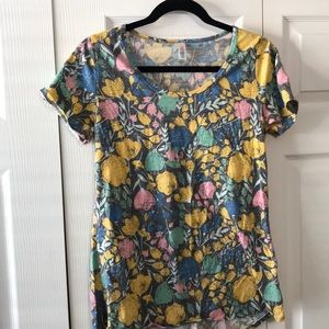 Lularoe classic tee